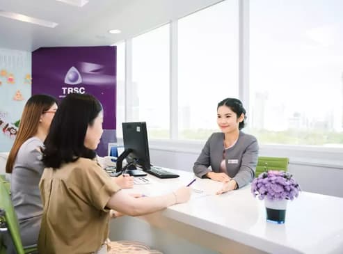 Slider image (2) TRSC International Eye and Vision Center